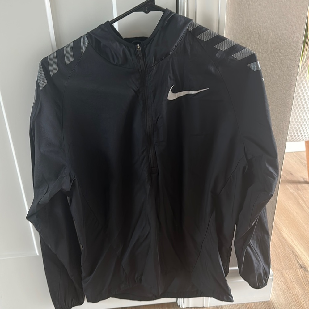 Nike Men’s Lightweight Running Jacket,size Small. 100% authentic great condition